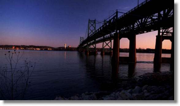 bridge.jpg (25677 bytes)